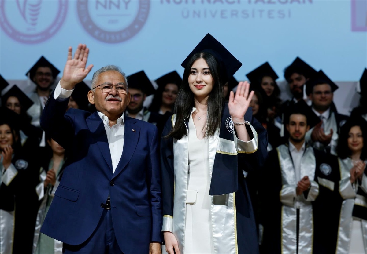 NNYÜ Mezuniyet Töreni Gerçekleşti