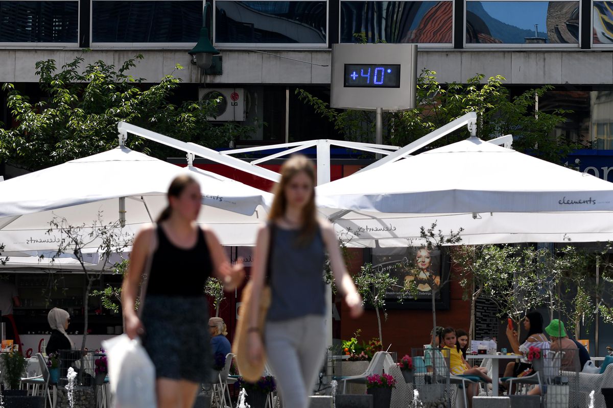 Bosna-Hersek\'te Turuncu Alarm ve Yangınlar