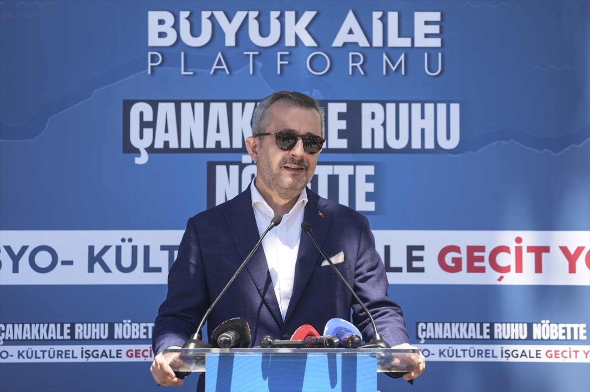 İstanbul\'da LGBT Kruvaziyer Protesi