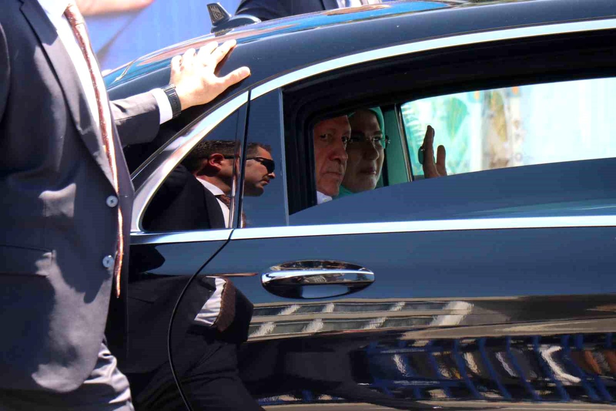 Erdoğan\'dan Sapanca\'da AK Parti toplantısı sonrası İstanbul’a dönüş