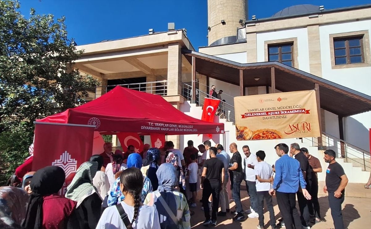 Eğil\'de Aşure İkramı