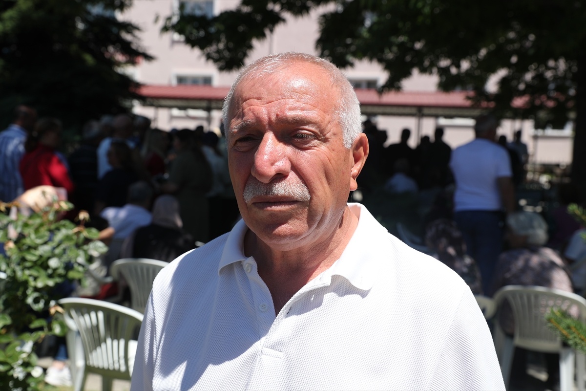 Erzincan\'da Aşure Dağıtımı