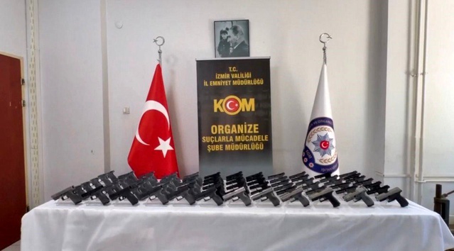 İzmir’de Suç Örgütlerine Büyük Operasyon