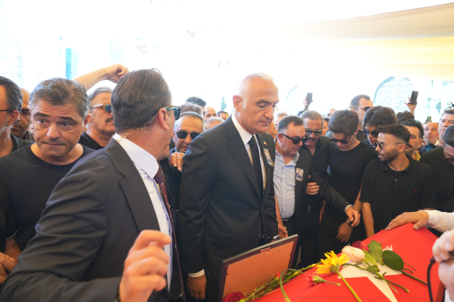 Kadir İnanır'ın cenazesi siyaset dünyasını bir araya getirdi