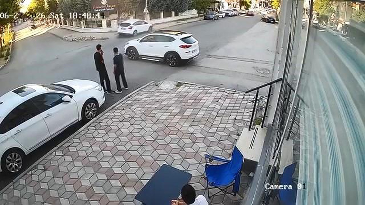 Elazığ\'da Kontrolsüz Araç Kazaya Neden Oldu