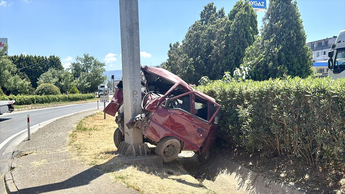 Kartape\'de Trafik Kazası: 1 Ölü, 2 Yaralı