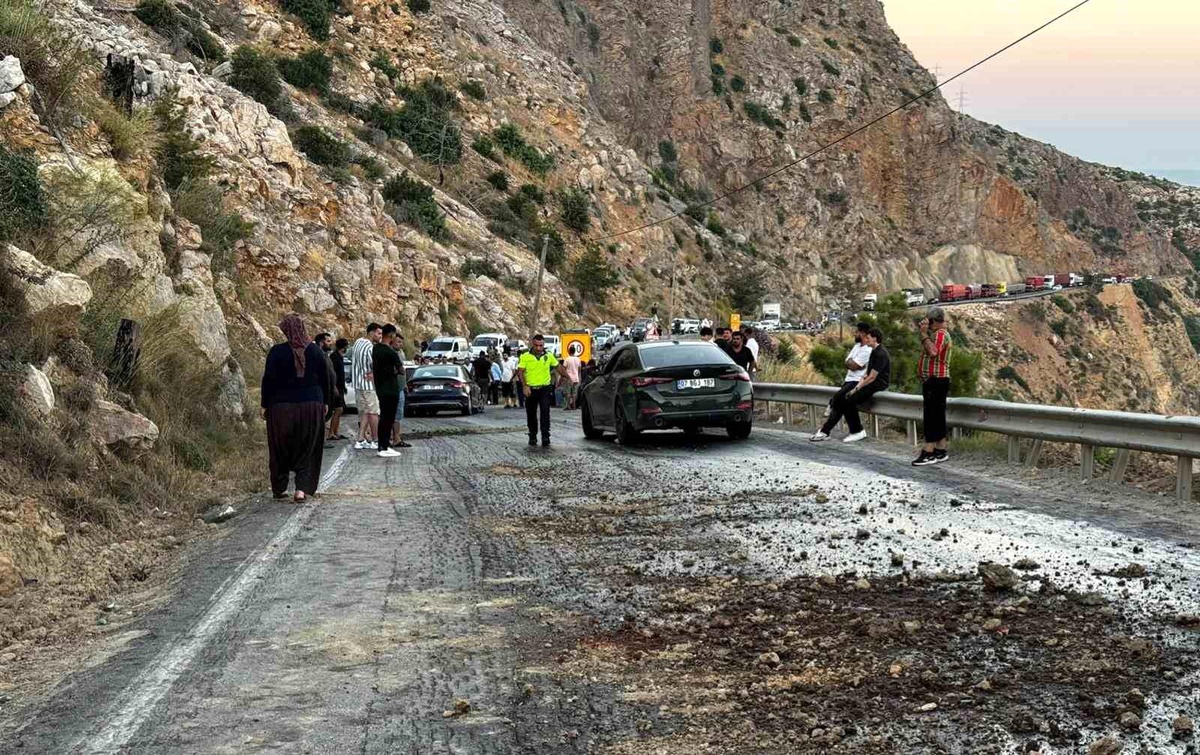 Mersin\'de Zincirleme Trafik Kazası
