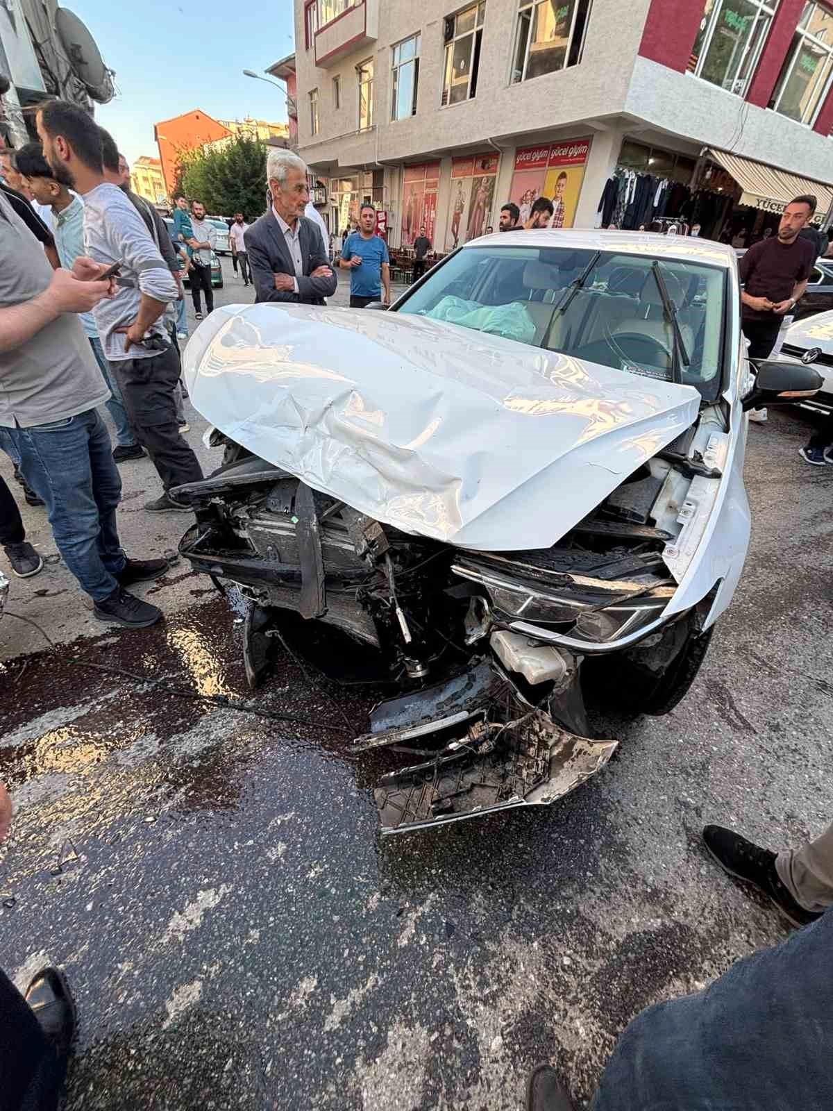 Muş\'ta Zincirleme Trafik Kazası