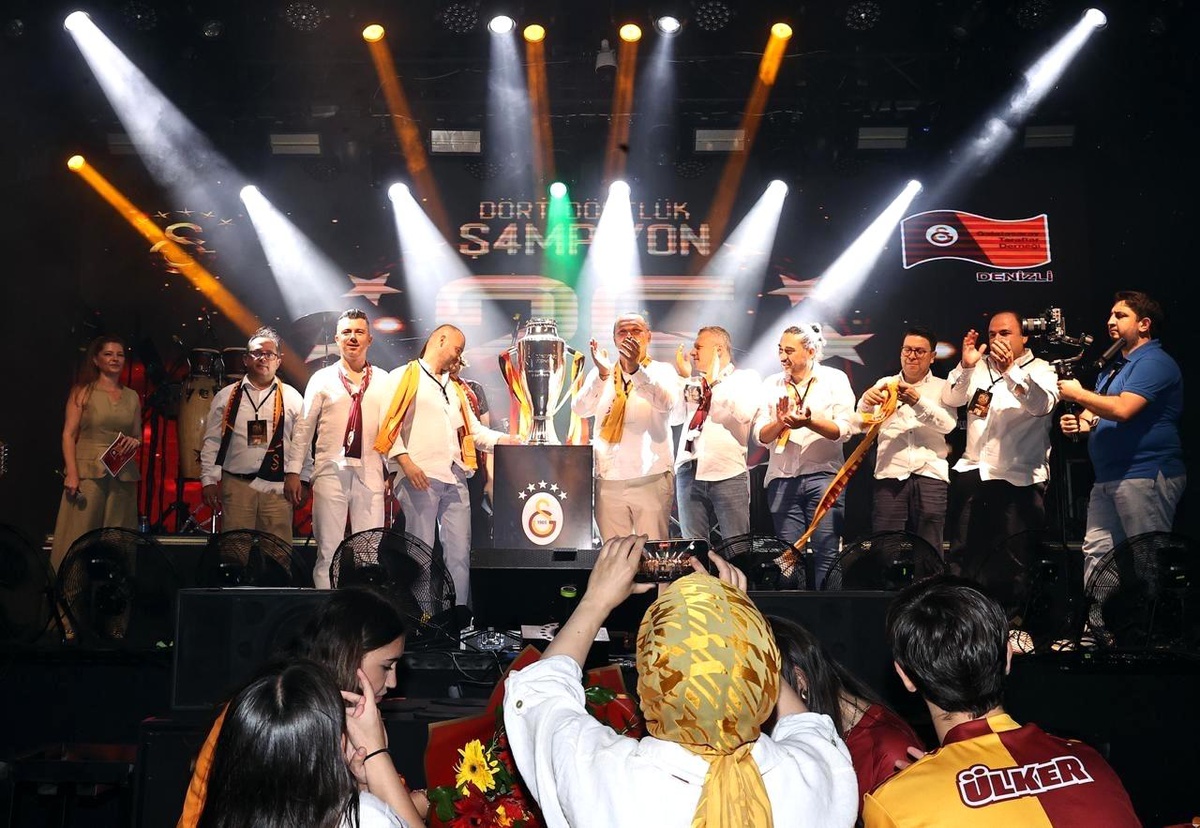 Galatasaray Şampiyonluğu Denizli\'de Kutlandı