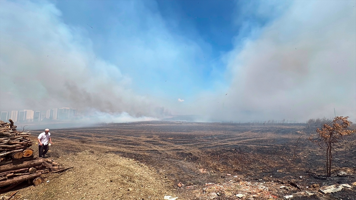 Silivri\'de Kırsal Alanda Yangın