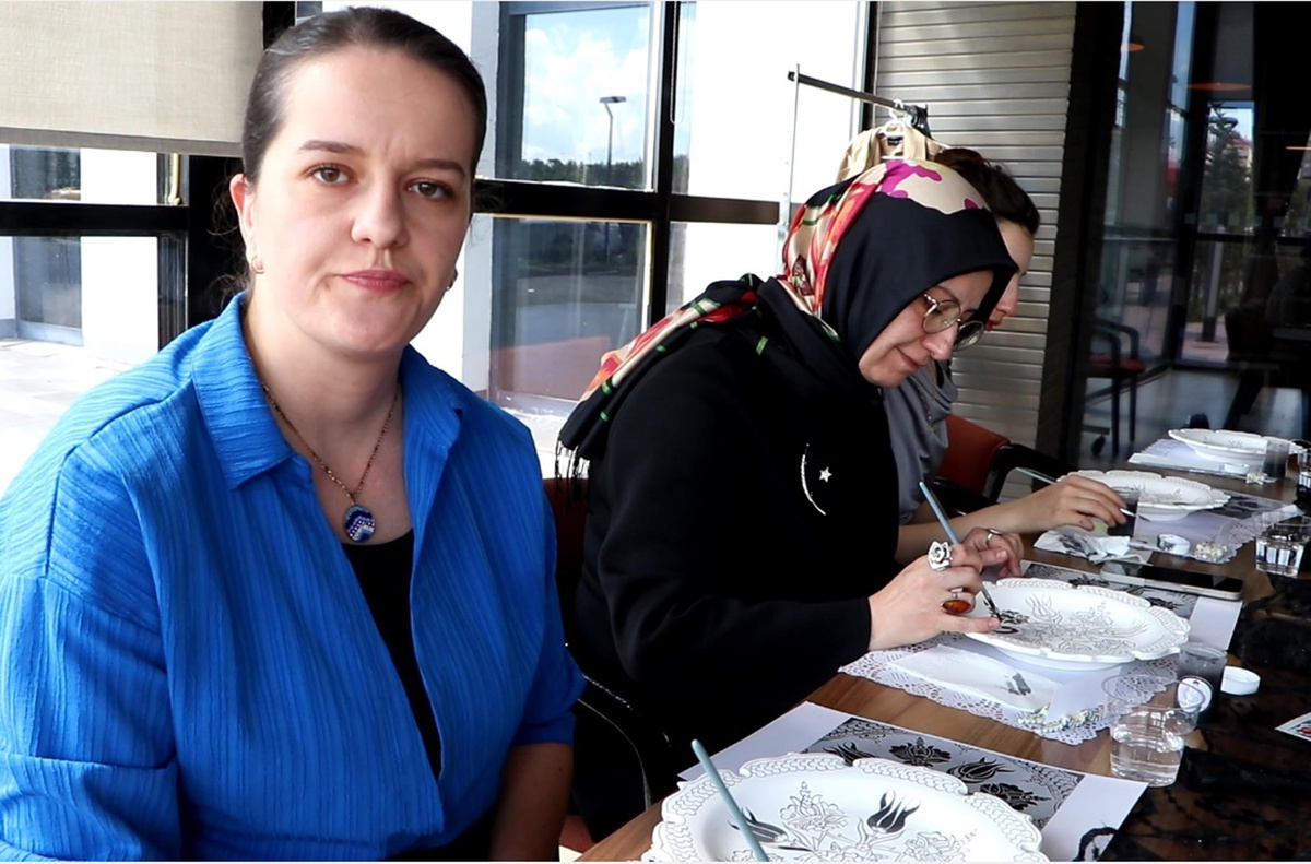 Erzurum\'da \'Nar Sanat\' ile Çini Workshopları