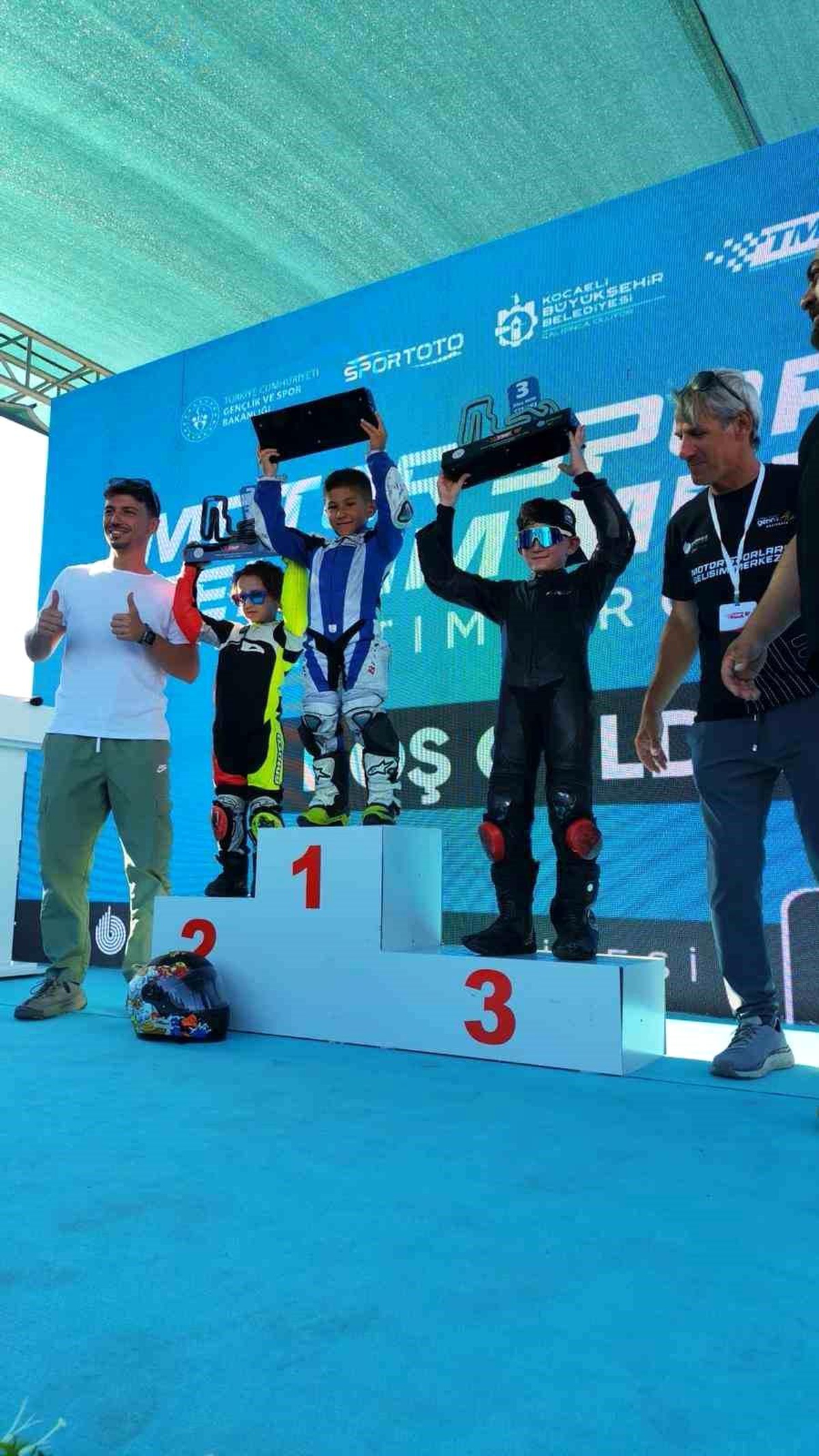 5 yaşındaki sporcu Türkiye Süpermoto Şampiyonası\'nda şampiyonluğa ulaştı