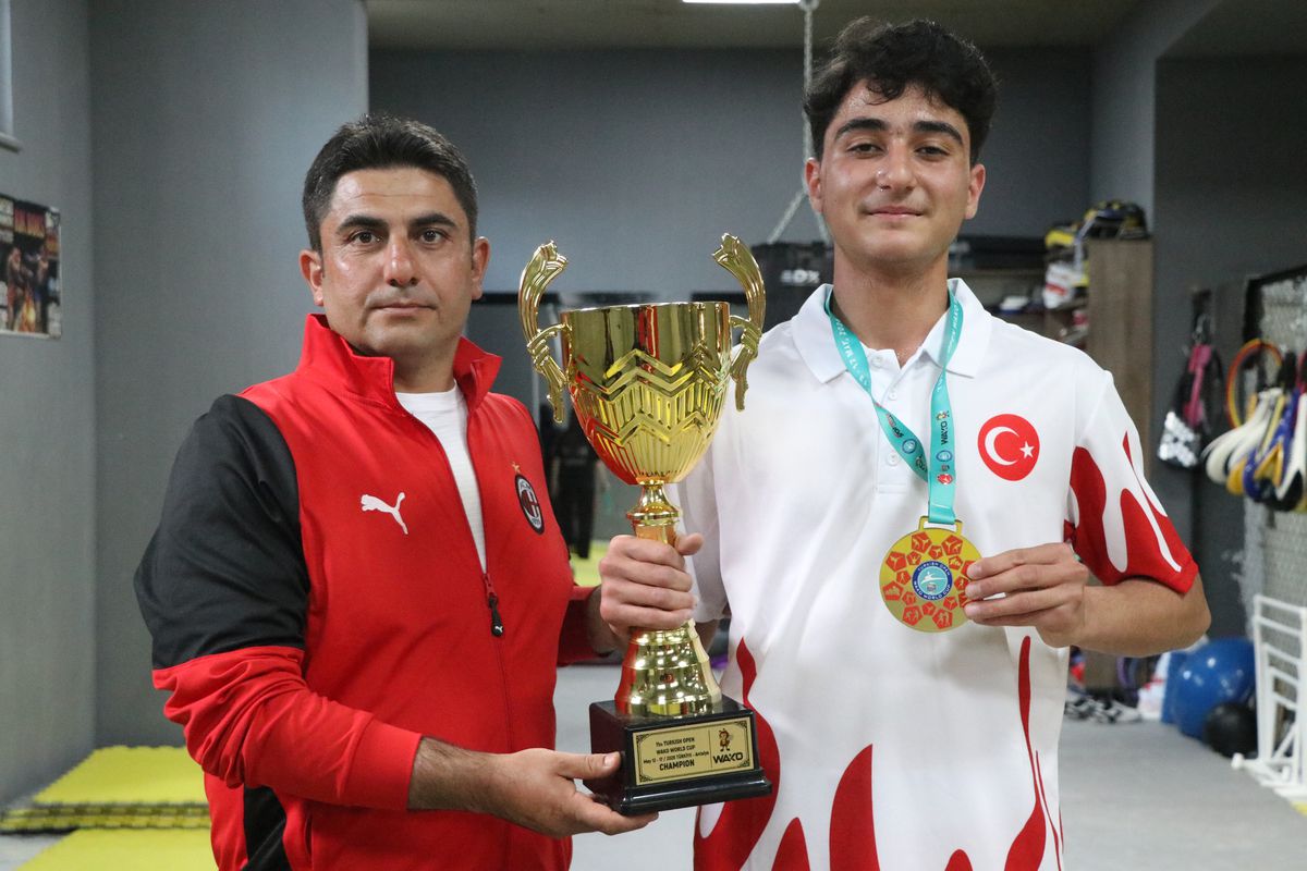 15 Yaşındaki Uysal\'dan Dünya Kupası Zaferi