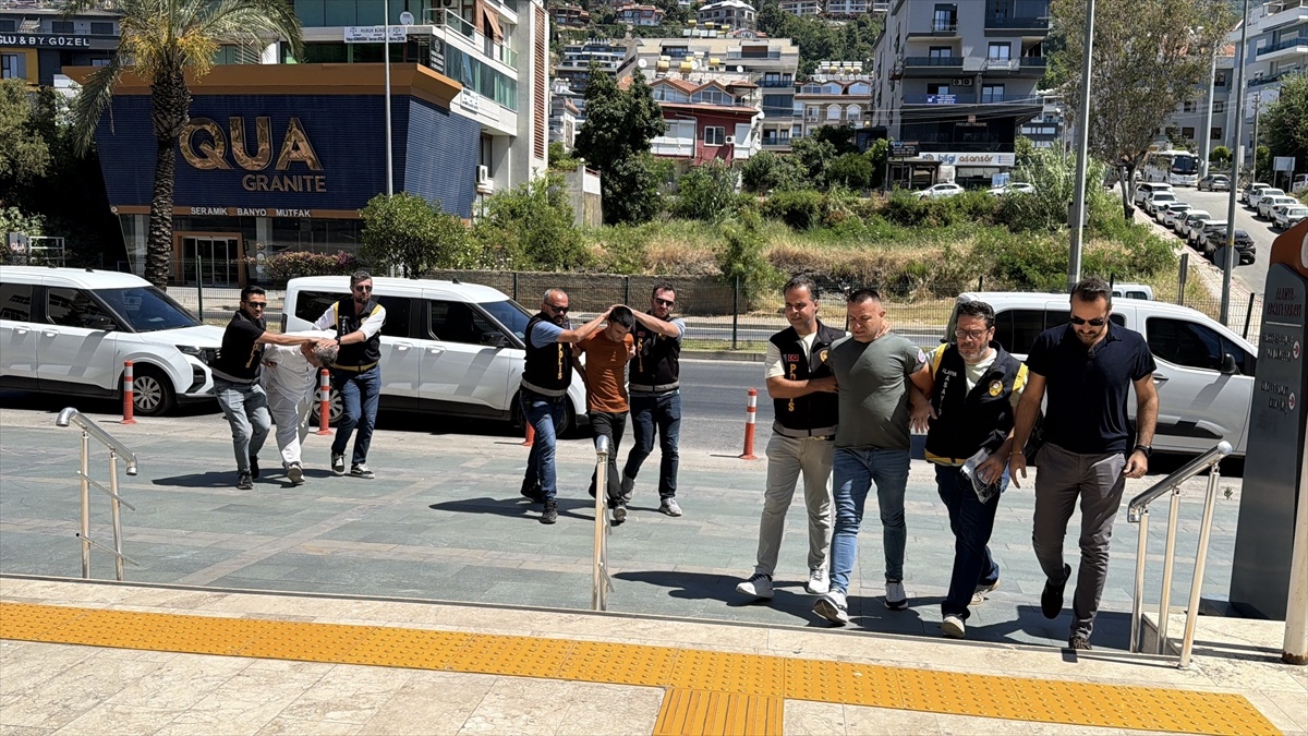 Alanya\'da Silahlı Kavga: 2 Tutuklama