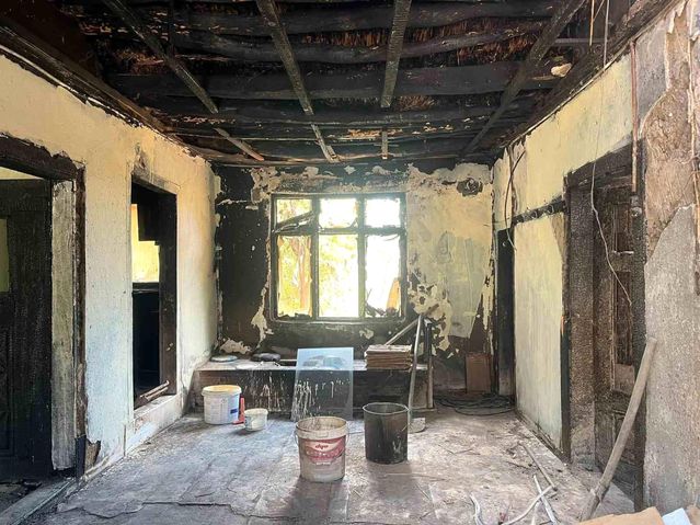 Yangında Evi Küle Dönen Aile Yardım Bekliyor