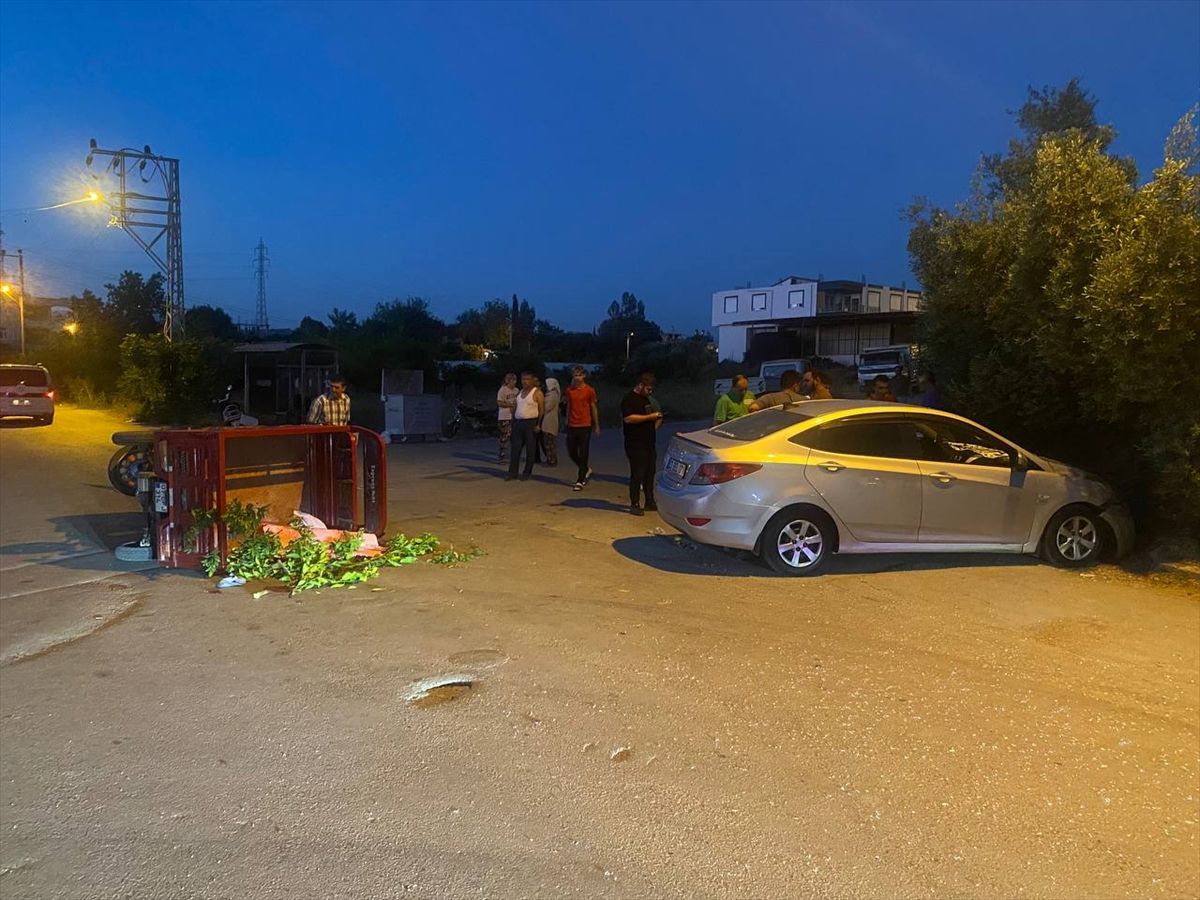 Antalya\'da Trafik Kazası: 4 Yaralı