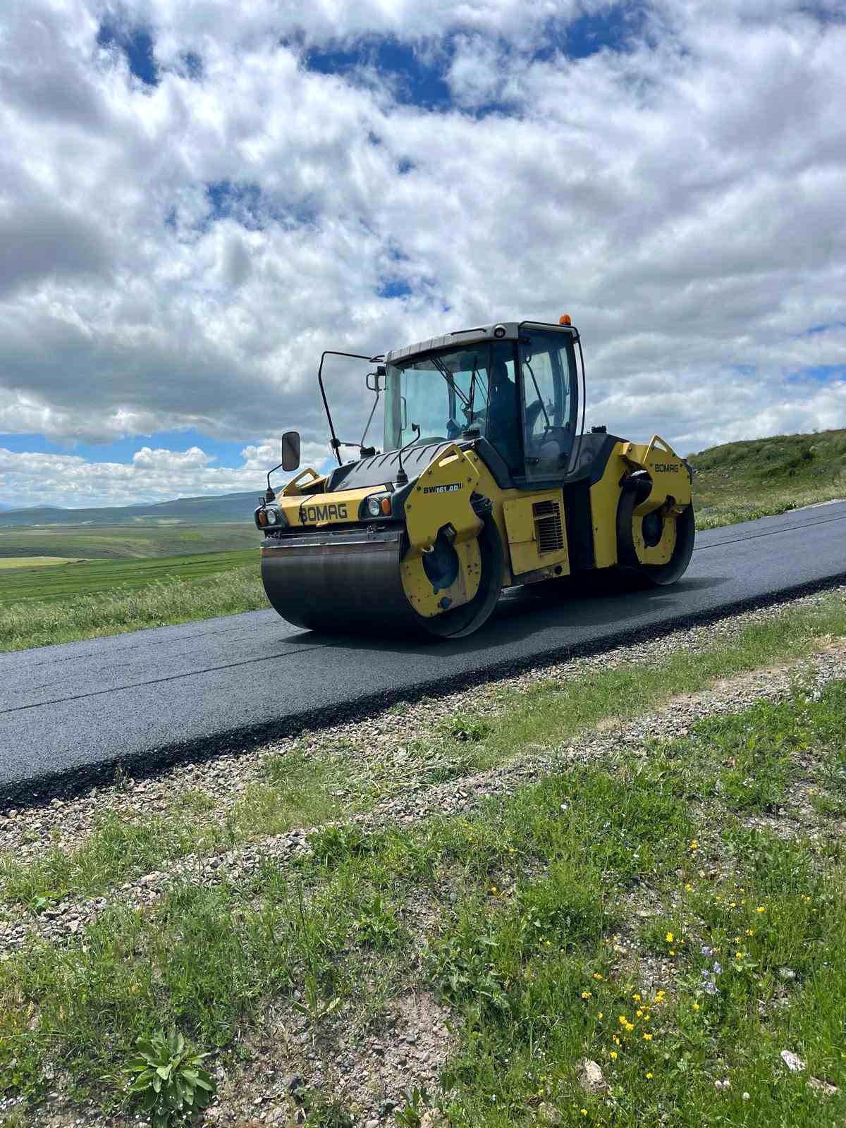 Kars\'ta Meliköy Yolları Asfalta Kavuştu