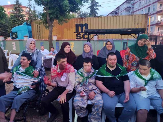İnegöl’de Özel Bireylere Asker Eğlencesi