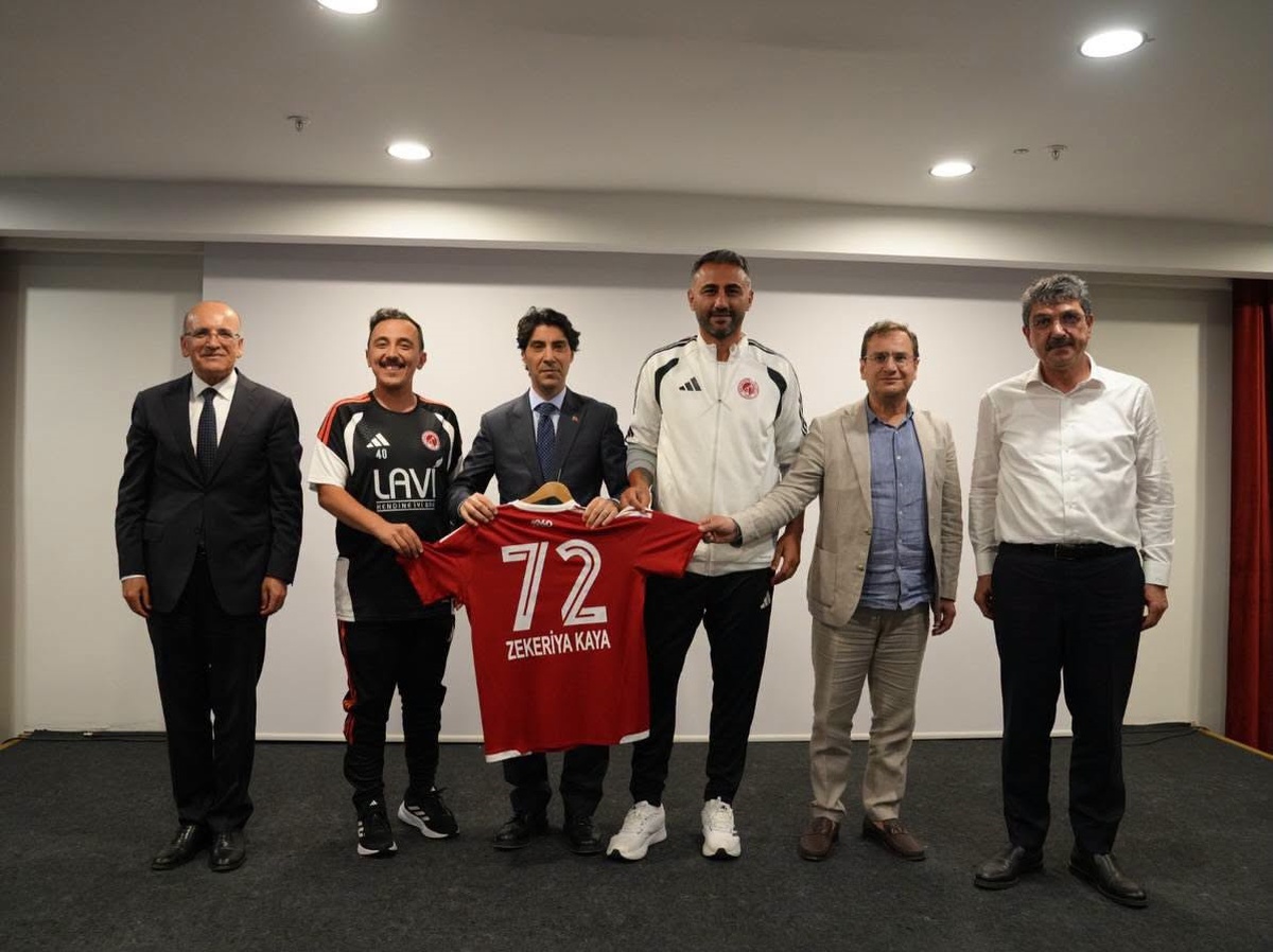 Bakan Şimşek\'ten Batman Petrolspor\'a Ziyaret