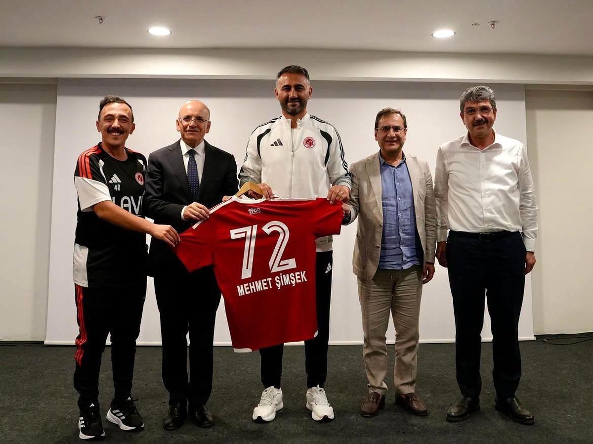 Bakan Şimşek\'ten Batman Petrolspor\'a Ziyaret