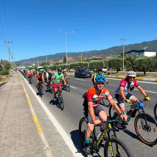 Dostluk için Pedal Çevirildi