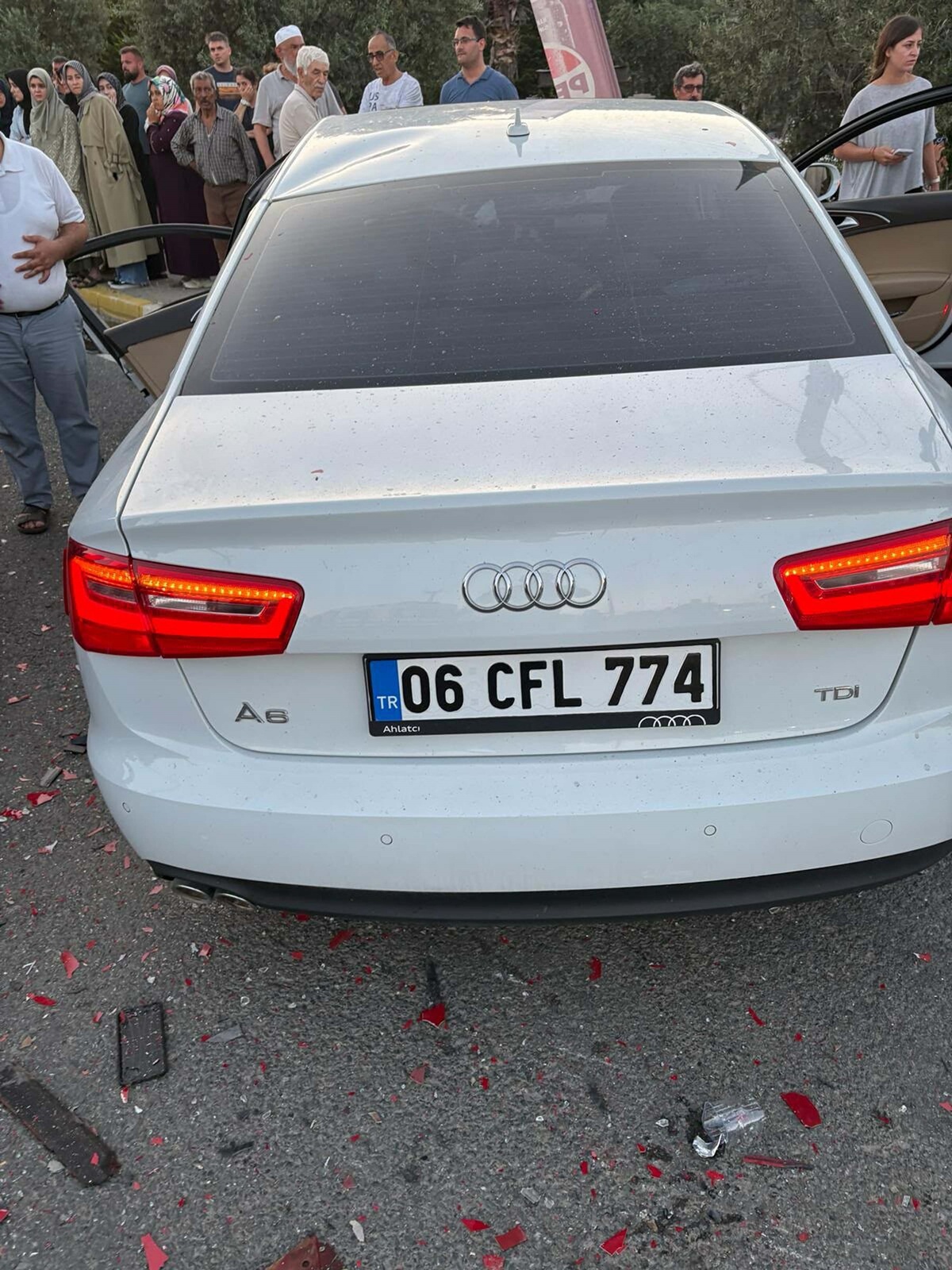 Edremit\'te Korkunç Kaza: 2 Ölü, 3 Yaralı