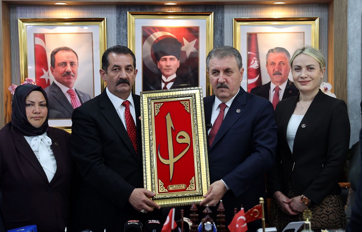 Destici\'den ABD ve İstanbul Barosu\'na Sert Eleştiriler