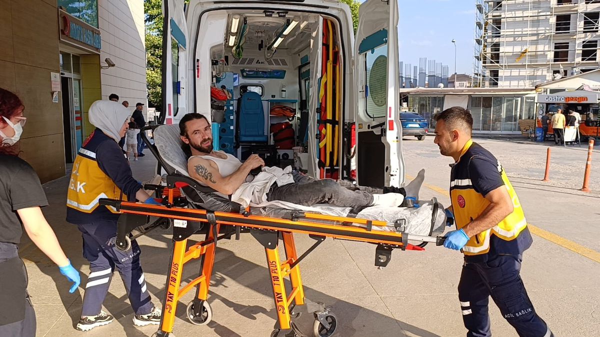 İnegöl\'de Bıçaklı İkili Kavga: 1 Yaralı