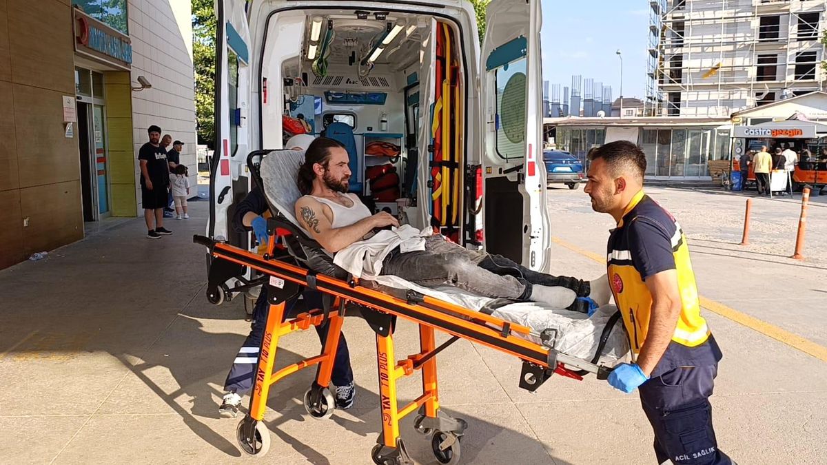 İnegöl\'de Bıçaklı Kavga: 1 Yaralı
