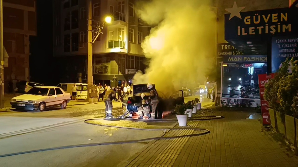 Otomobil Alev Alev Yandı