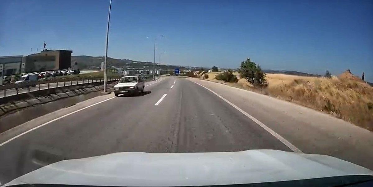 Ters yönde giden sürücü tehlike yaşattı