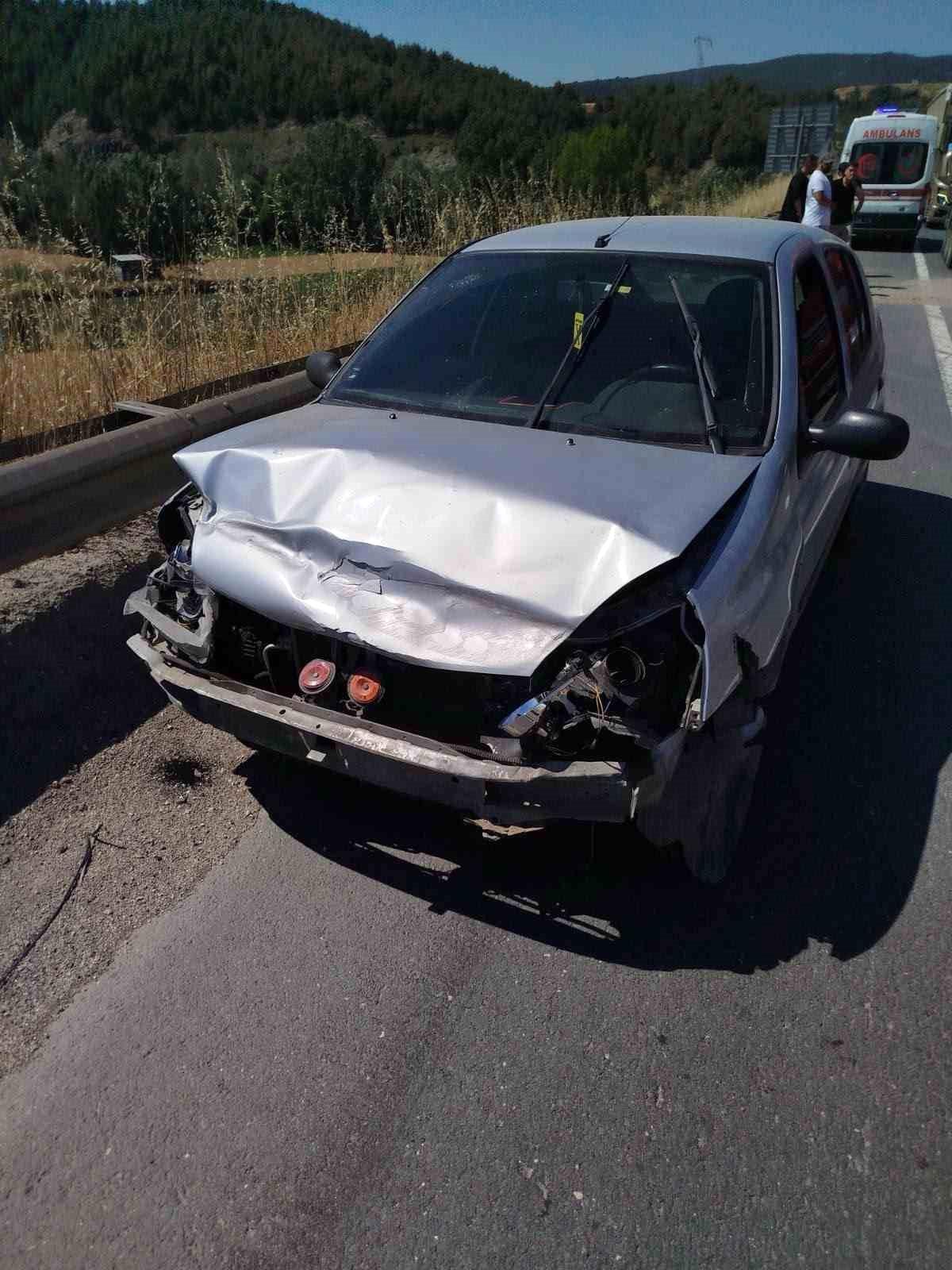 Bilecik\'te Trafik Kazası: Sürücü Baygınlık Geçirdi