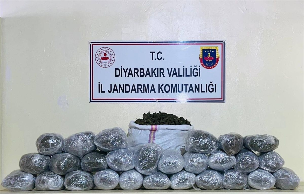 Diyarbakır\'da Uyuşturucu Operasyonu: 41 Gözaltı