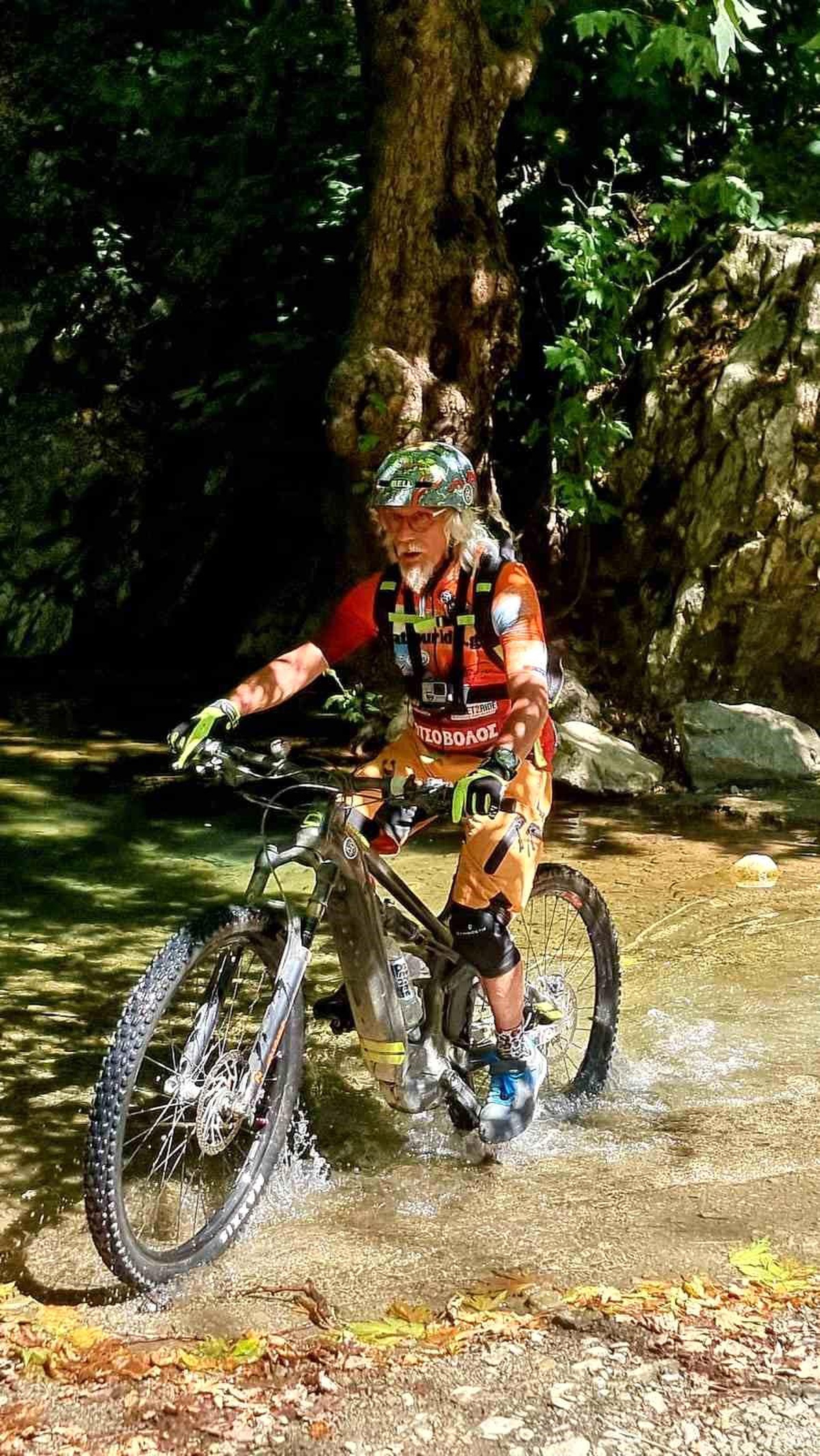 Ege\'nin iki yakası dostluk için pedal çevirdi