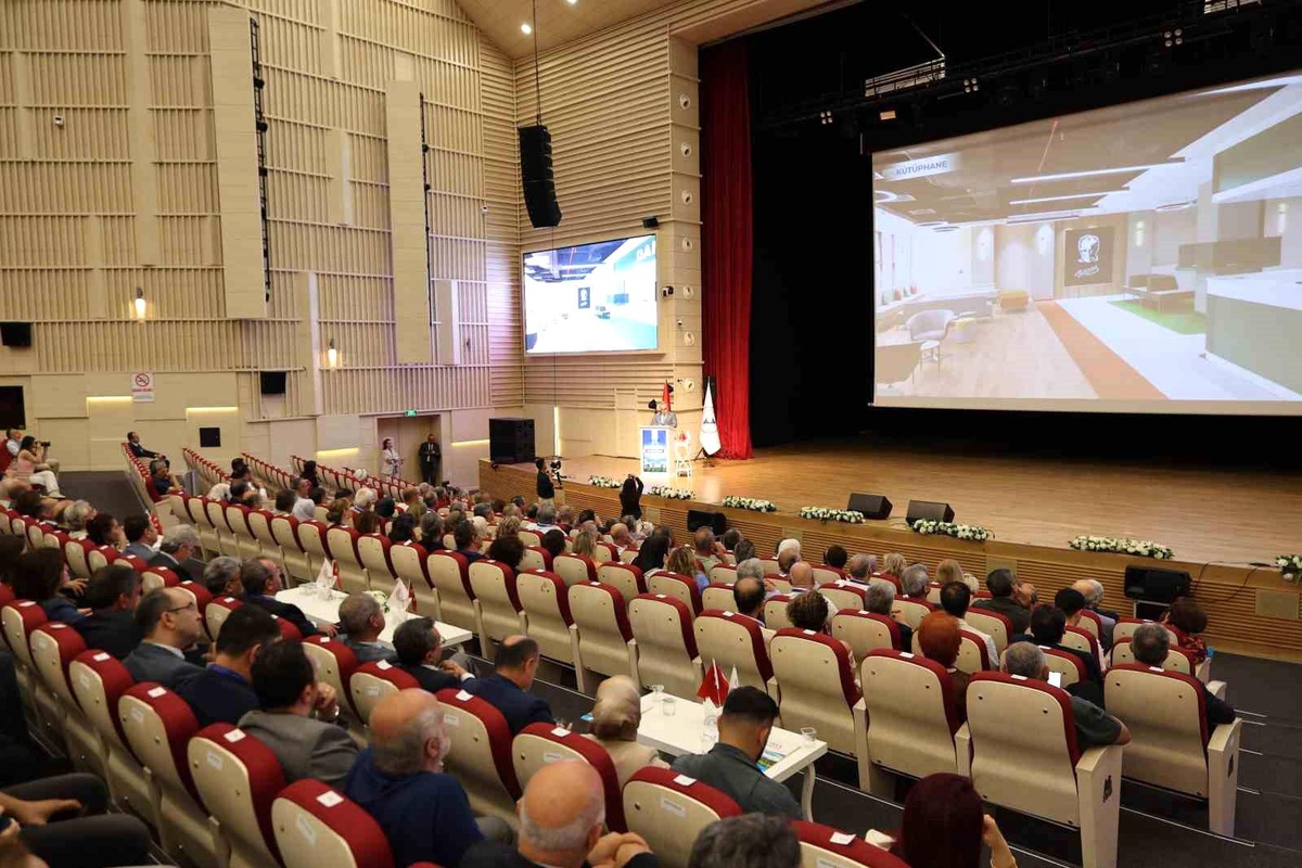 Erciyes Üniversitesi\'nde Mezun Buluşması