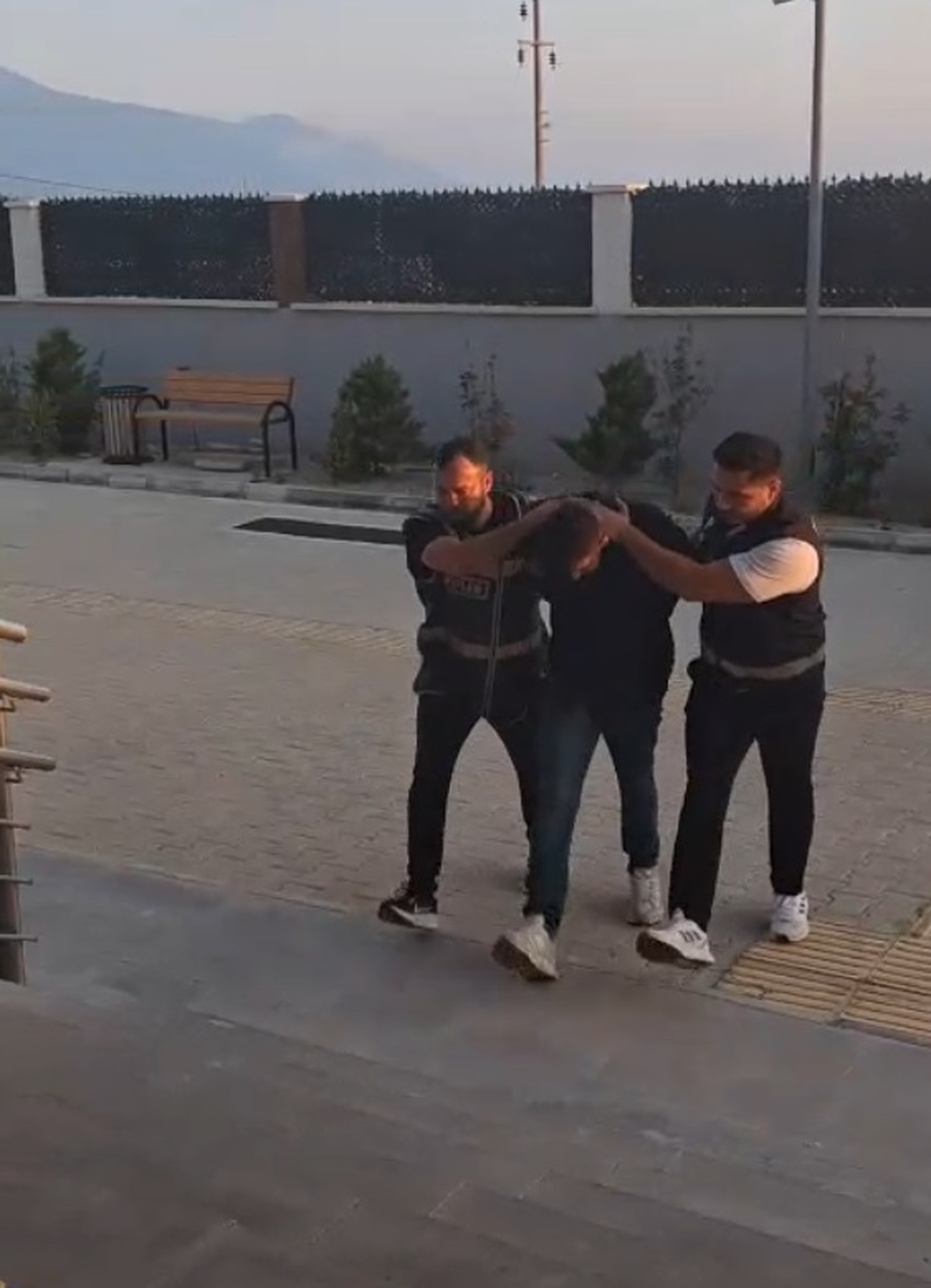 Evden Altın Çalan Şüpheli Tutuklandı