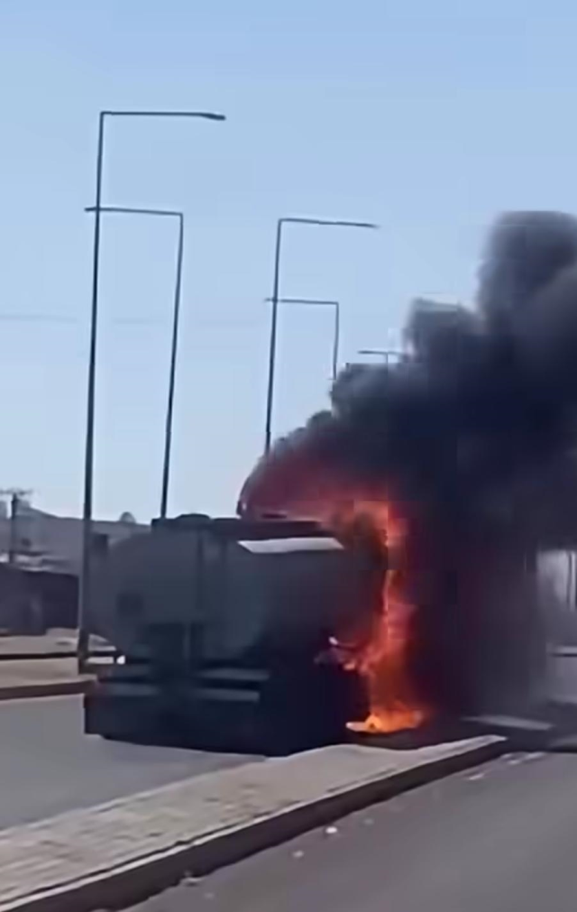 Faciaya ramak kala: Seyir halindeki tanker alev aldı