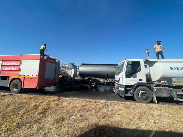 Faciaya ramak kala: Seyir halindeki tanker alev aldı