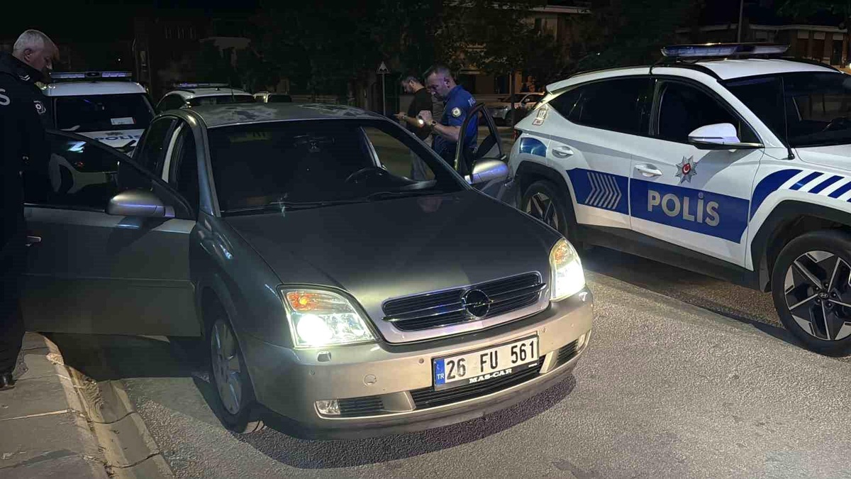 Sıkıntıdan Havaya Ateş Açtı