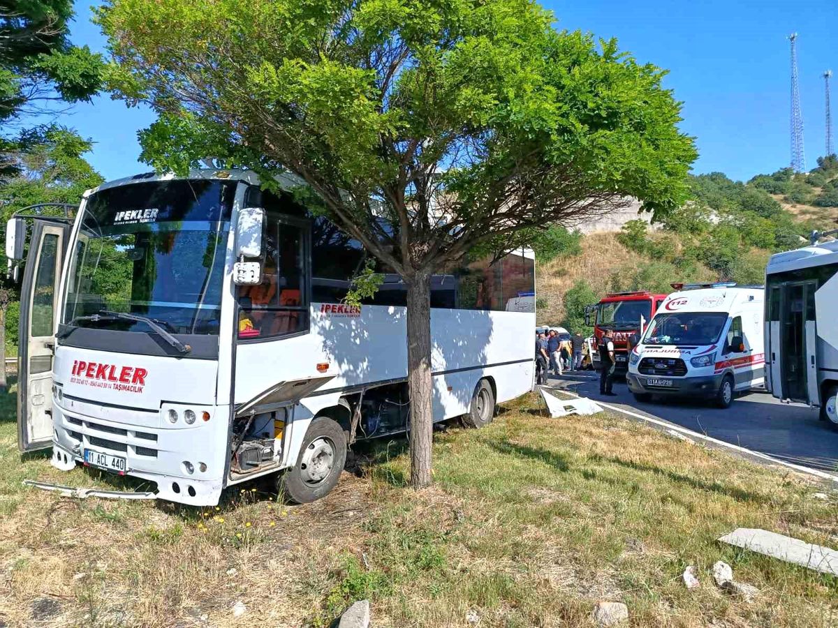 Bilecik\'te Trafik Kazası: 4 Yaralı