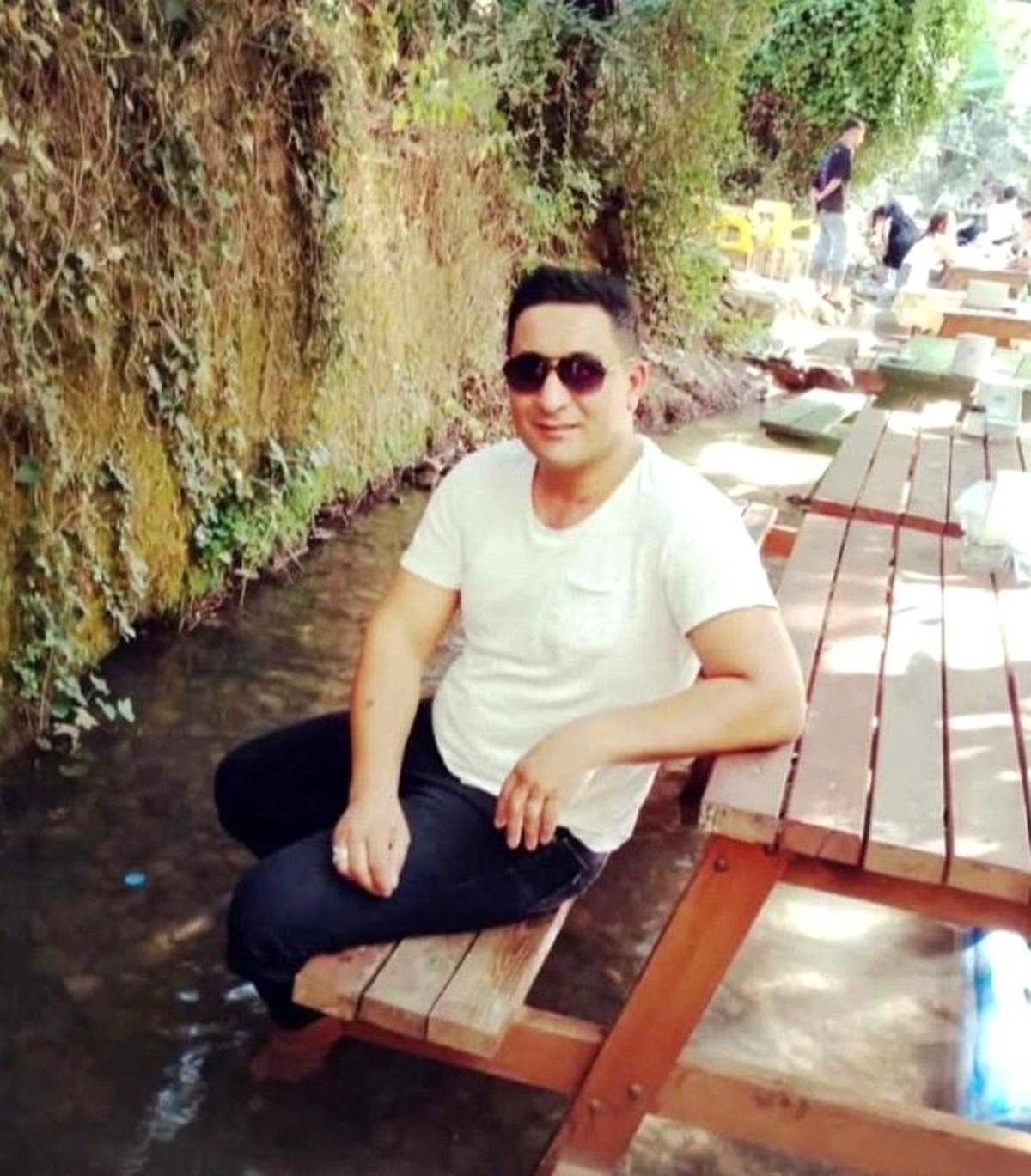 İzmir\'de eğlence mekanında kanlı kavga: 1 ölü