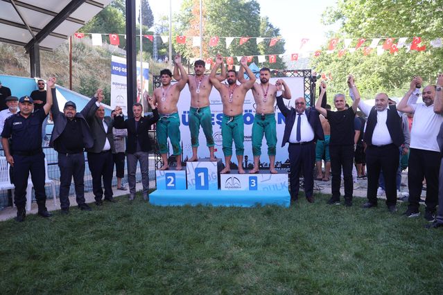 Kahramanmaraş’ta 454 pehlivan er meydanında mücadele etti