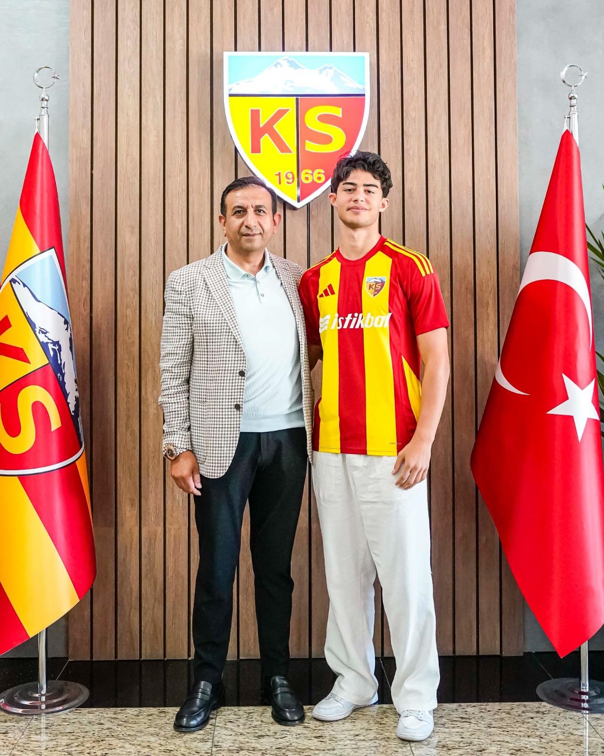 Kayserispor, Kayra Cihan ile Sözleşme Uzattı