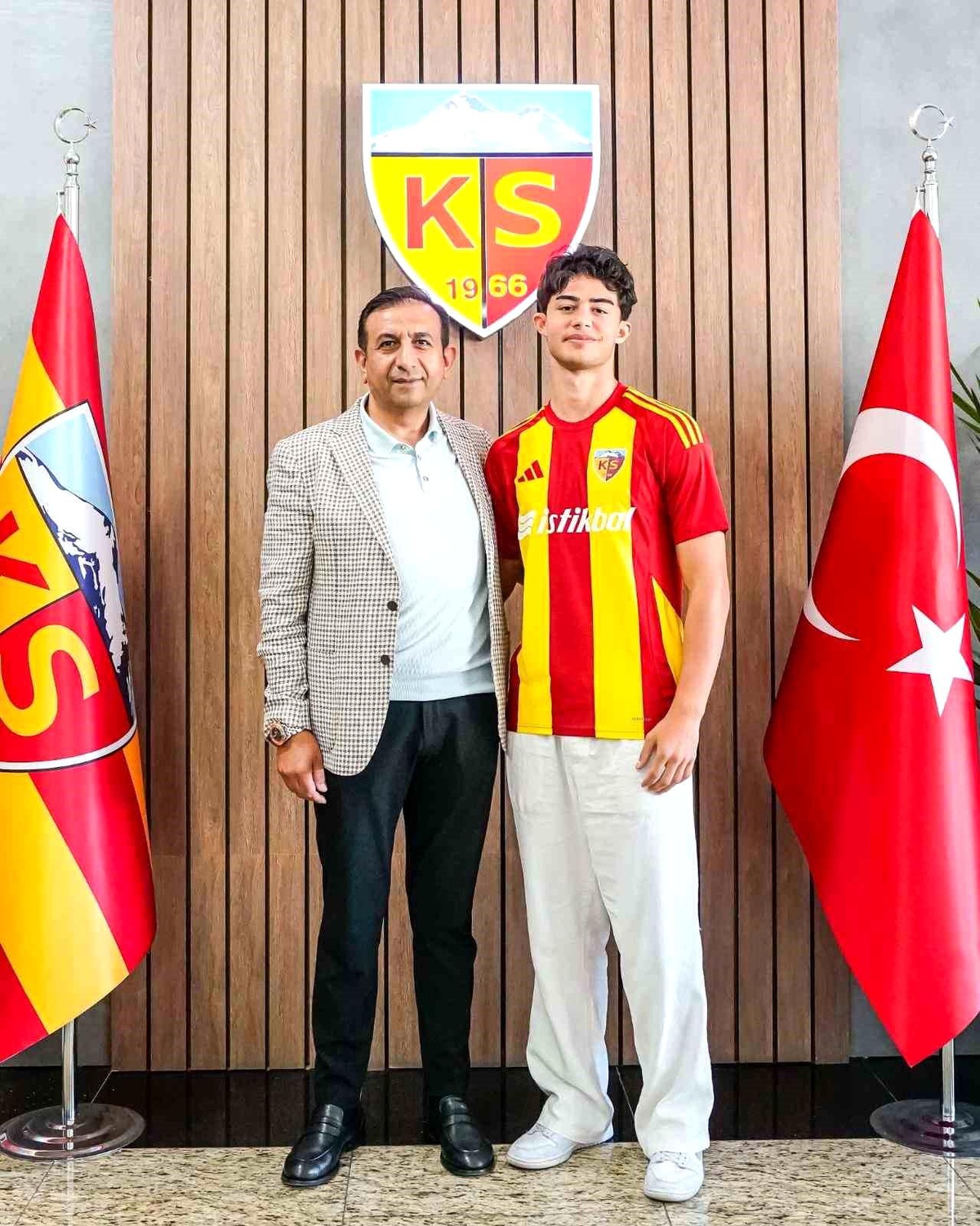 Kayserispor, Kayra Cihan ile Sözleşme Yeniledi