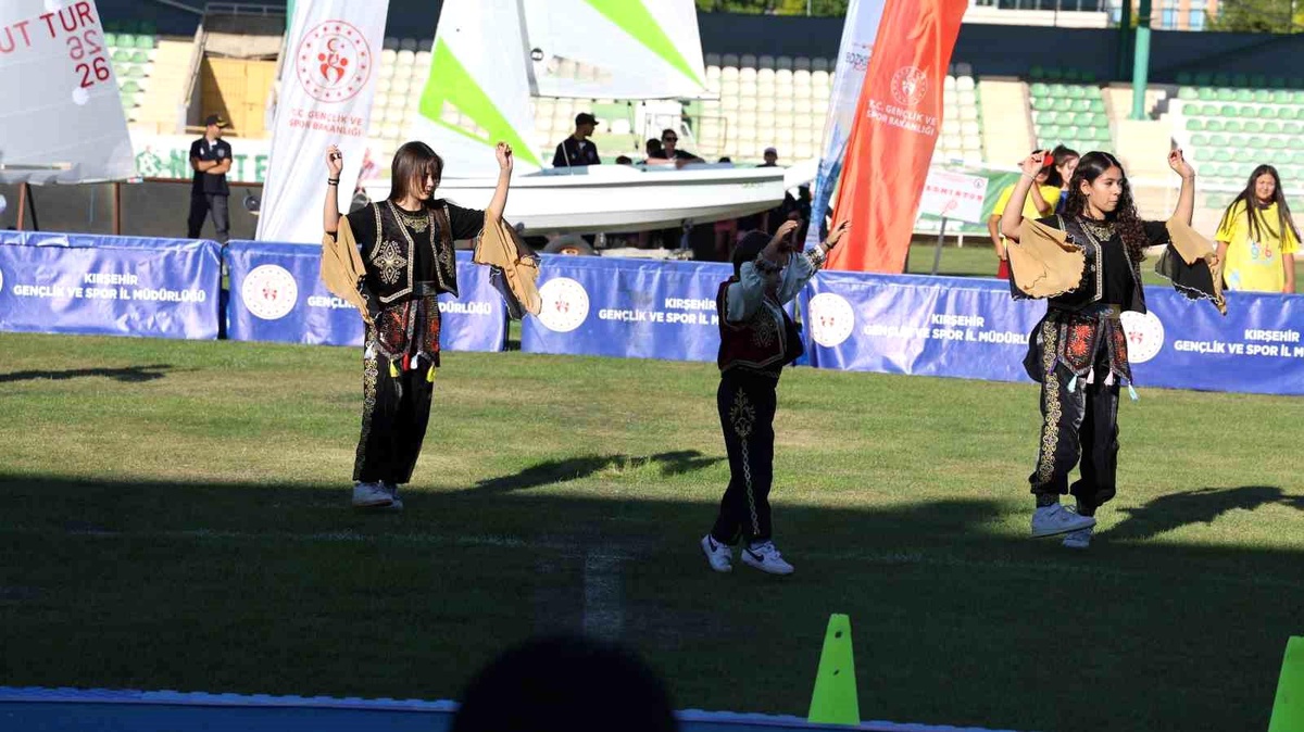 Kırşehir\'de Yaz Spor Okulları Açıldı
