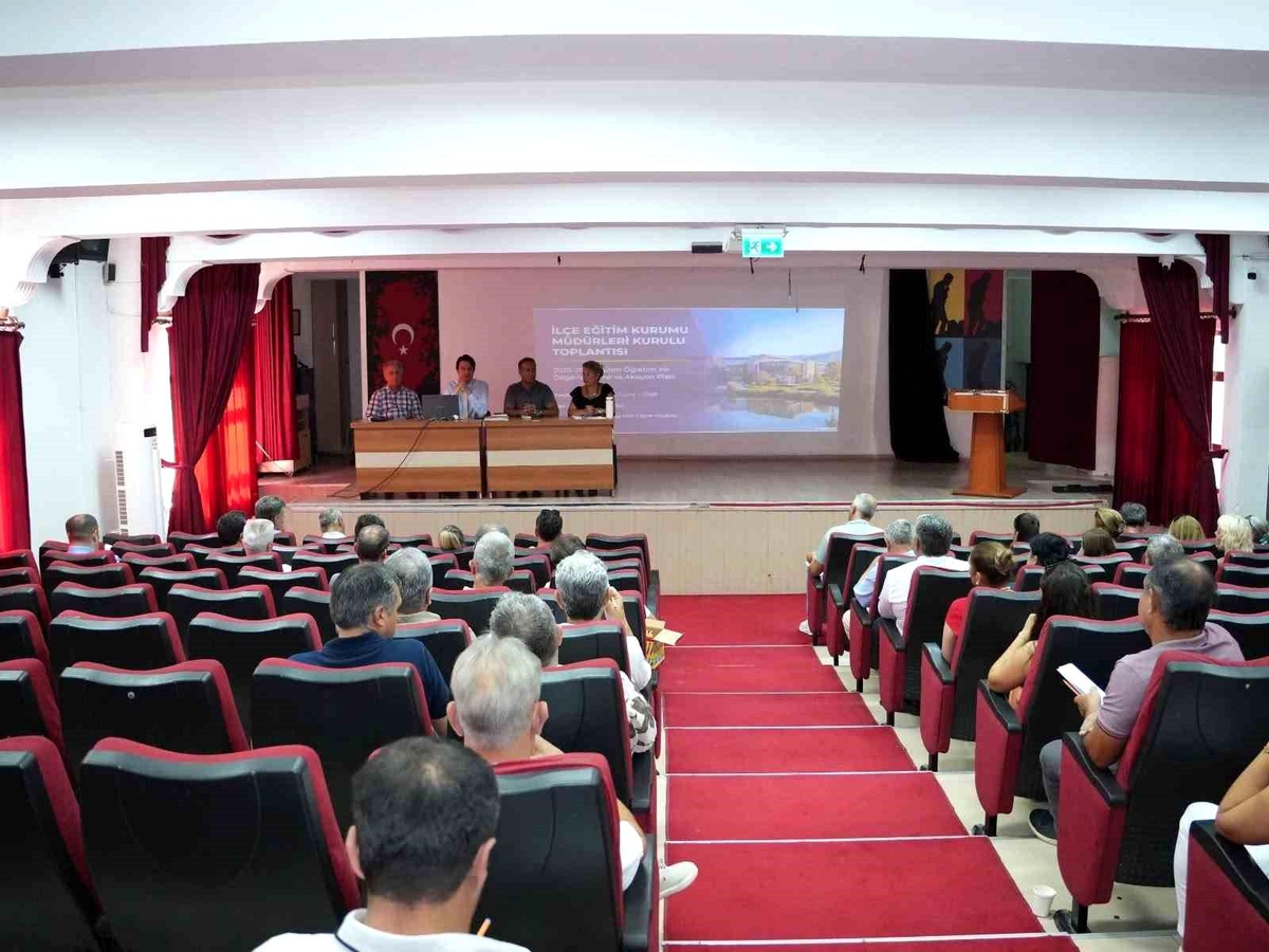 Köyceğiz\'de Eğitim Yılı Değerlendirme Toplantısı
