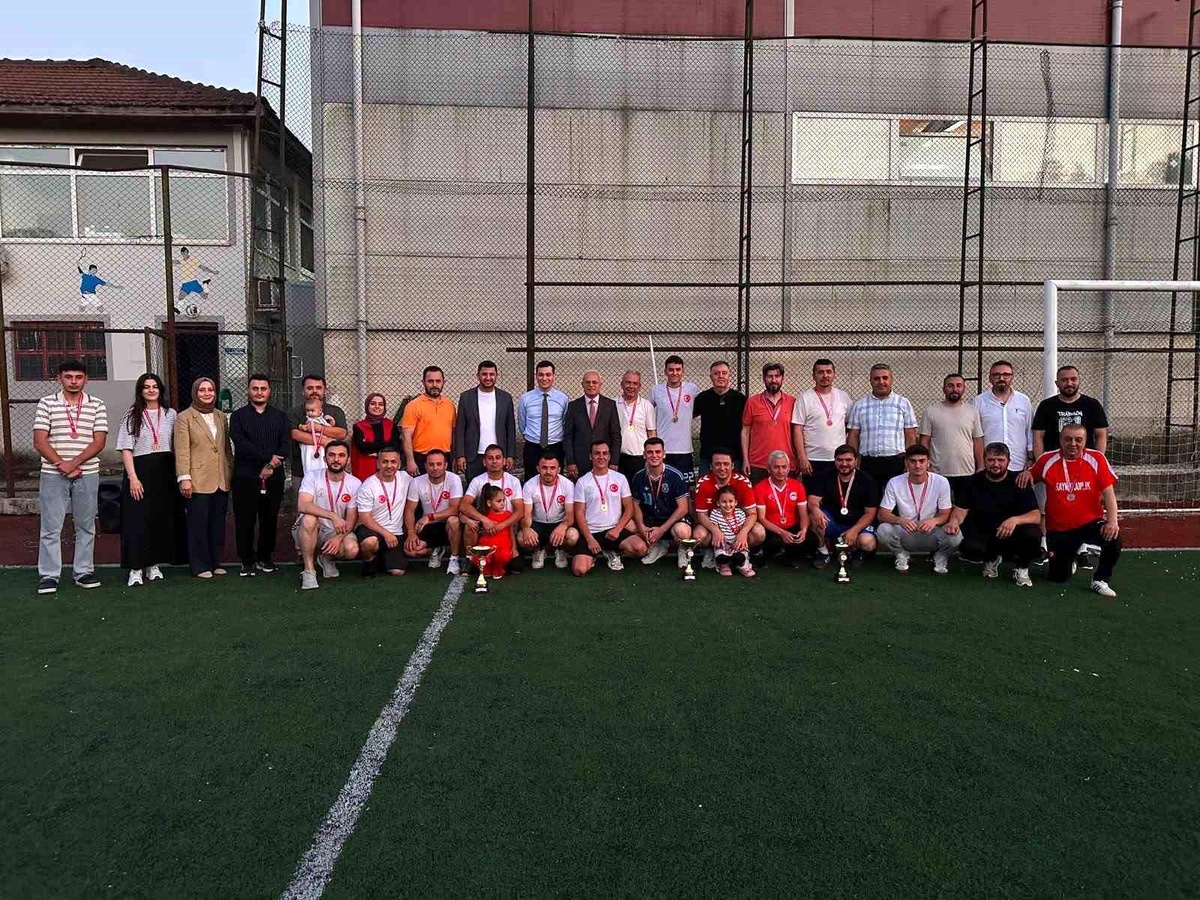 Kurumlar Arası Voleybol Turnuvası Büyük Heyecana Sahne Oldu