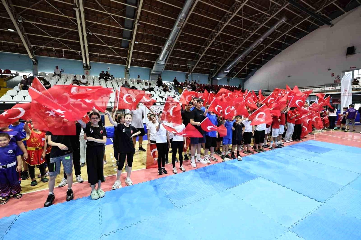 Manisa\'da Spor Okulları Açıldı