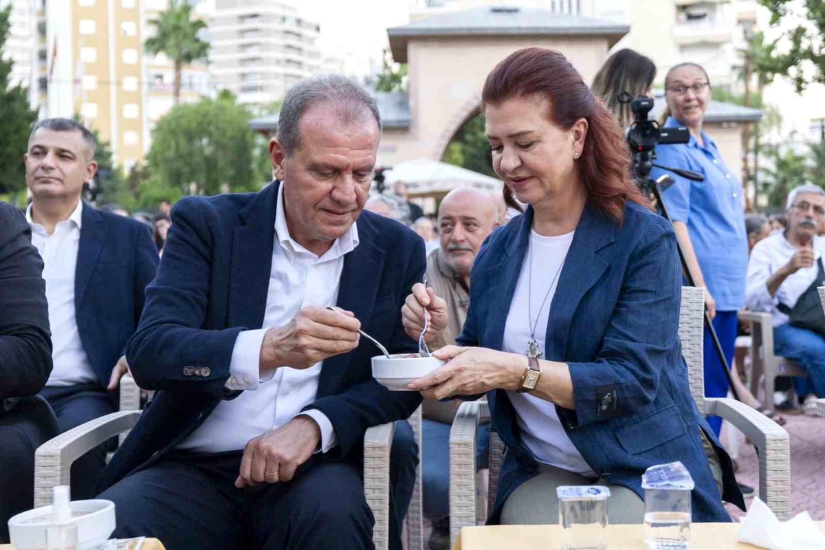 Mersin\'de geleneksel aşure programı yoğun katılımla düzenlendi