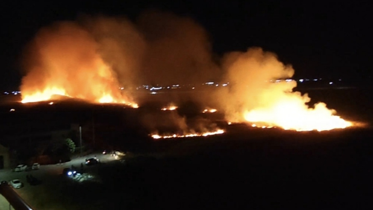 Nusaybin\'de Anız Yangını Kontrol Altına Alındı